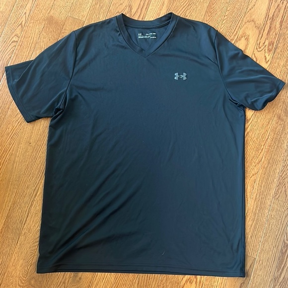 Under Armour Men’s Black V-Neck Size XXL - Picture 1 of 3
